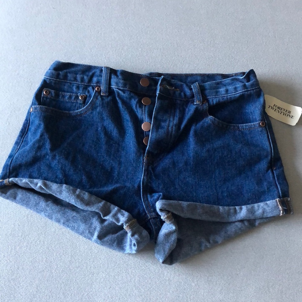 Women’s Forever 21 Blue Denim Mom Style Jean Shorts with Button Up Front